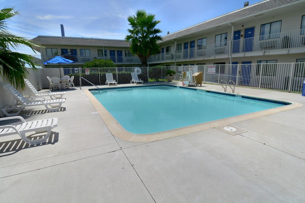 Motel 6-Galveston, Tx Екстер'єр фото